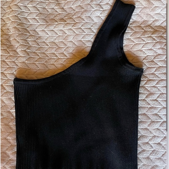 Shein tank top - Picture 2 of 3